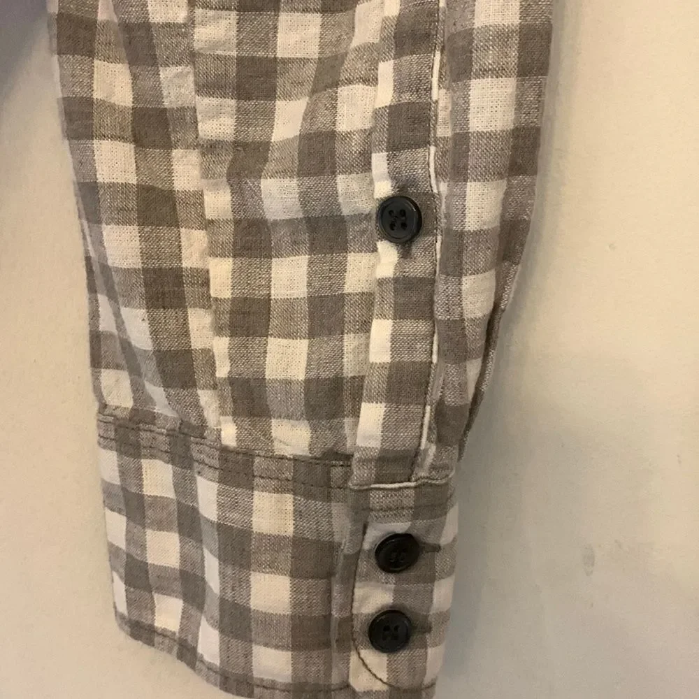 J Crew gray and white checked shirt Size S Long sleeves Length 27” Bust 19”